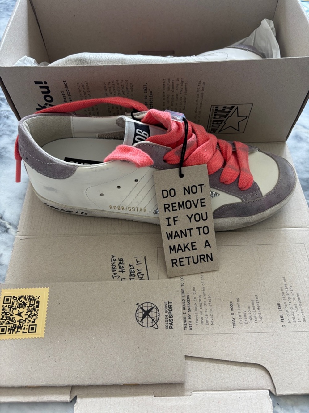 Golden Goose Super-Star Sneakers EU 39 / US 8.5–9 NWT Box Dust Bag Passport
